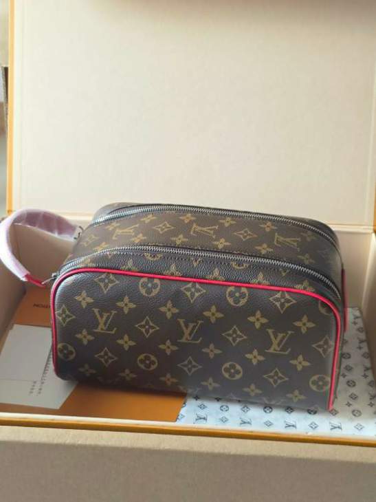 Picture of Louis Vuitton Wallets _SKUfw221244153fw